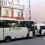 Tj's Hotel