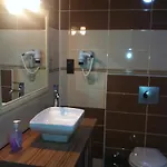 Hotel Tj's 3*