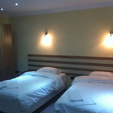 Tj's Szálloda 3*
